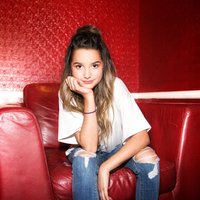 Ordinary Girl - ANNIE LEBLANC