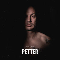 Toppen av ett berg - Petter, Madi Banja