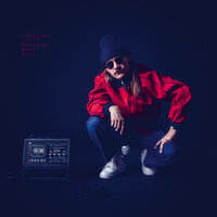 Oppenheimer - Mani Deïz, Lucio Bukowski